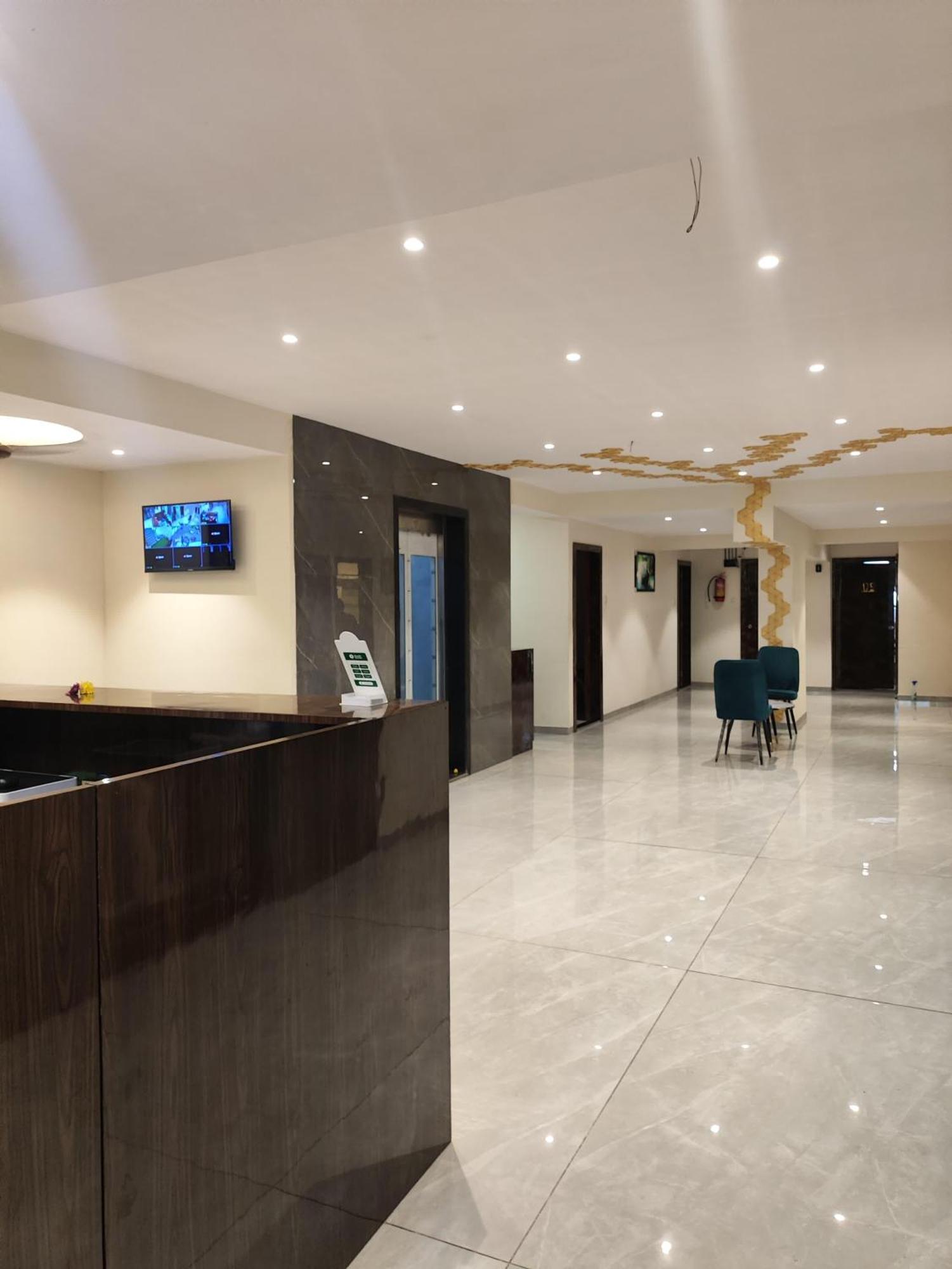 New Balaji Residency By Glitz Hotels Ulhāsnagar Eksteriør billede