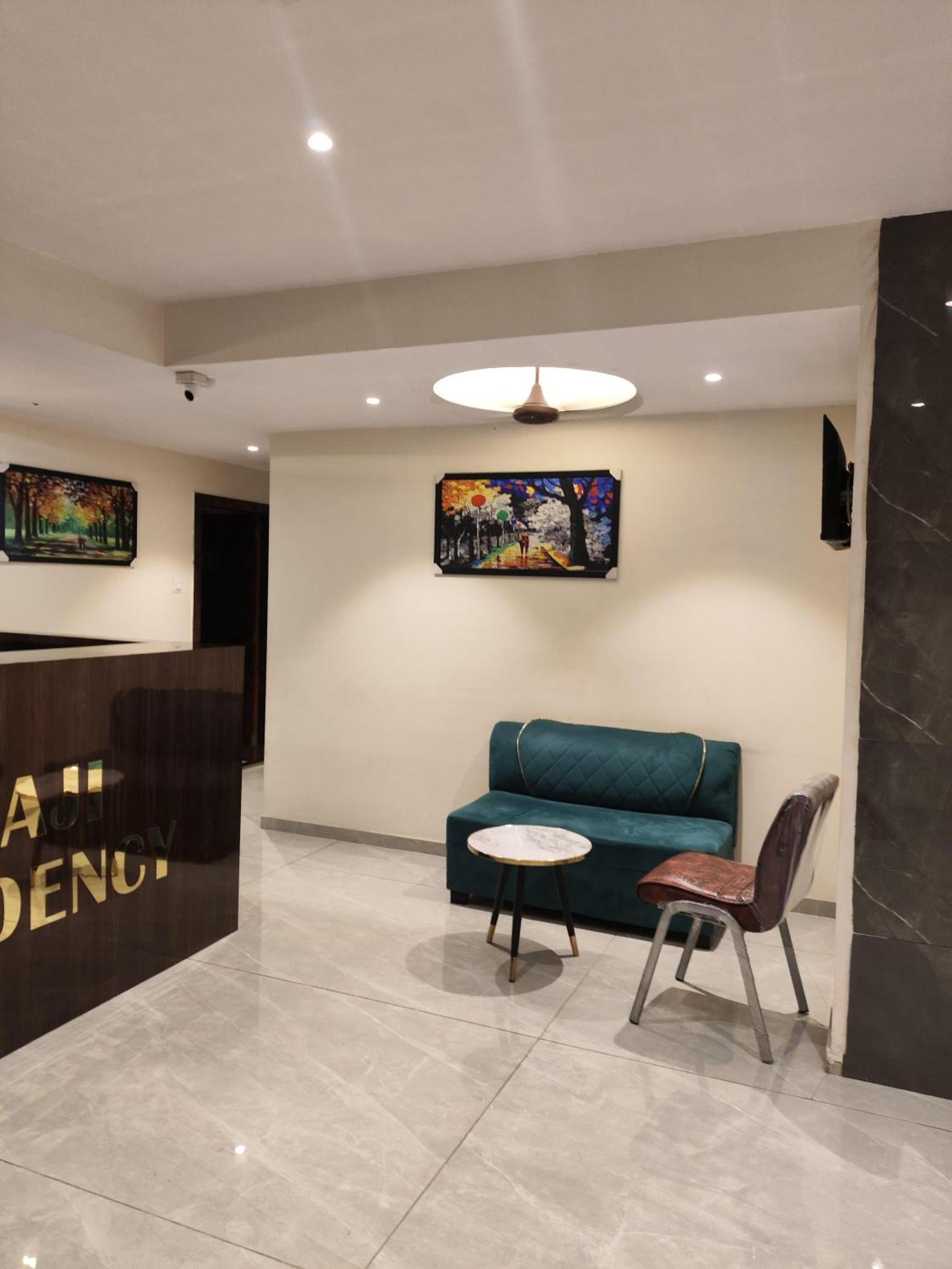 New Balaji Residency By Glitz Hotels Ulhāsnagar Eksteriør billede